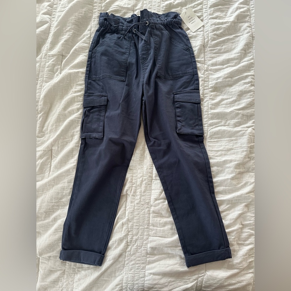 Free assembly girls cargo pull on pants. Blue. Size girls L (10/12)